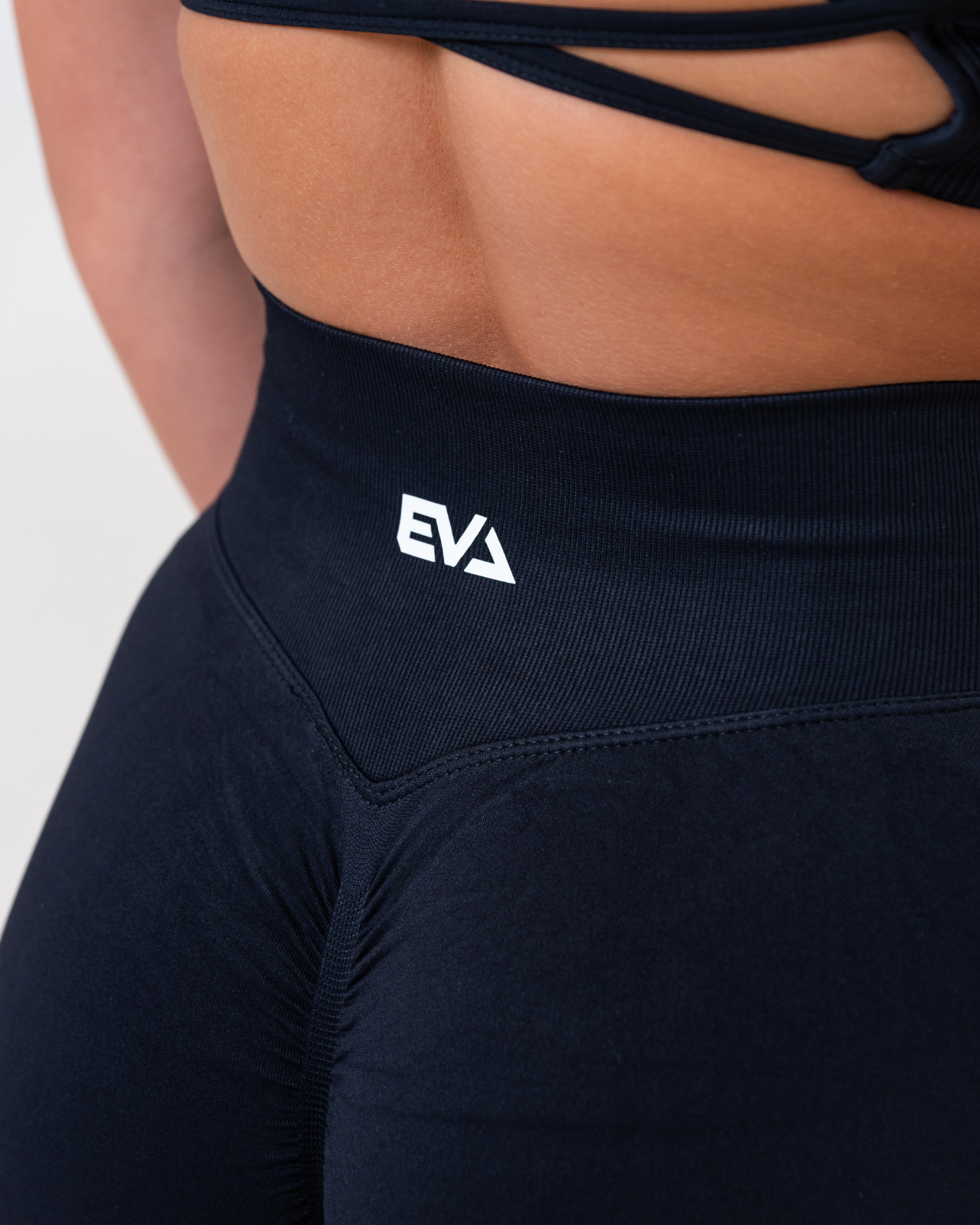 Aura Seamless Shorts [Black]