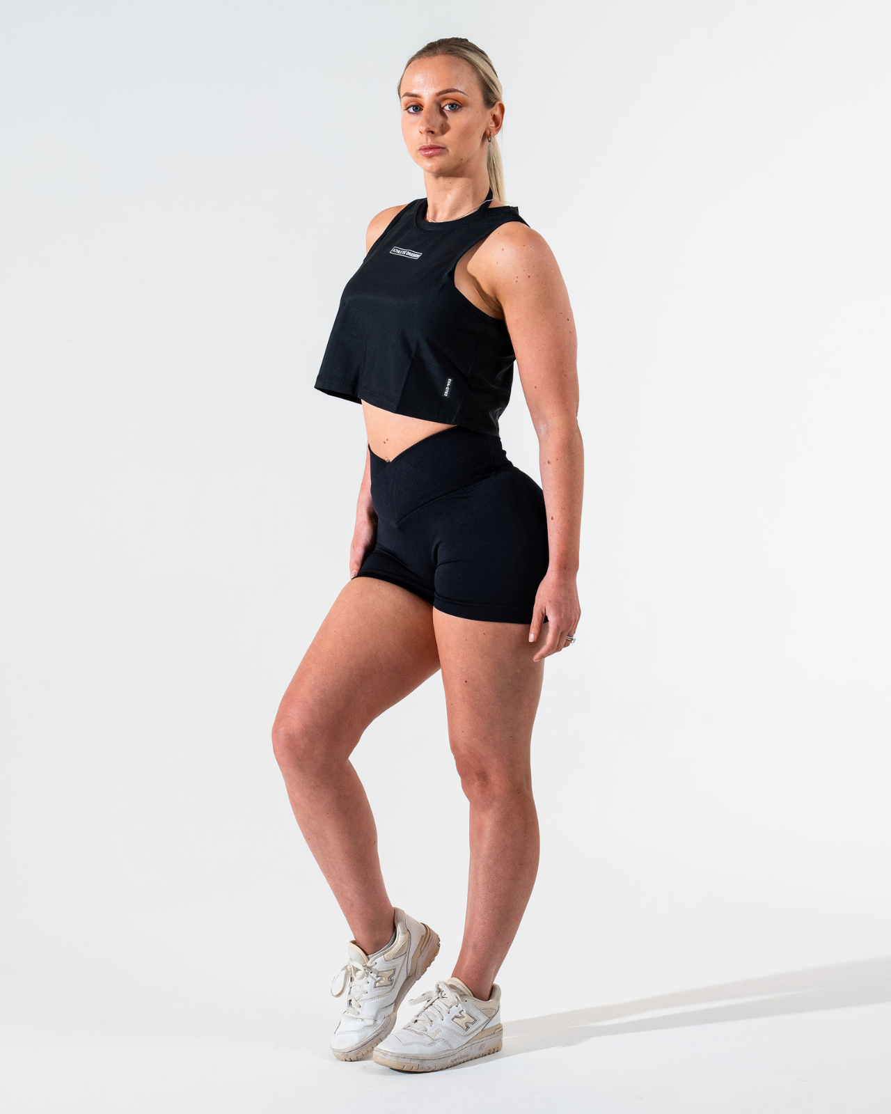 CROP TANK - ATHLETIC DIVISION [BLACK]