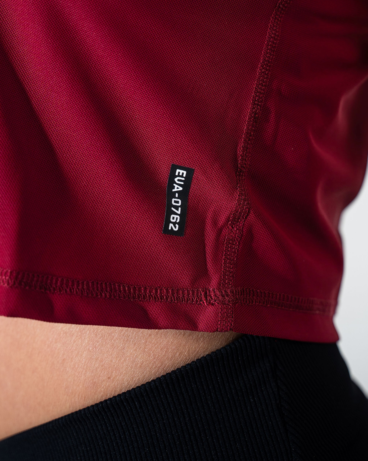 ATHLETIC DIVISION CROP TANK [DEEP RED]