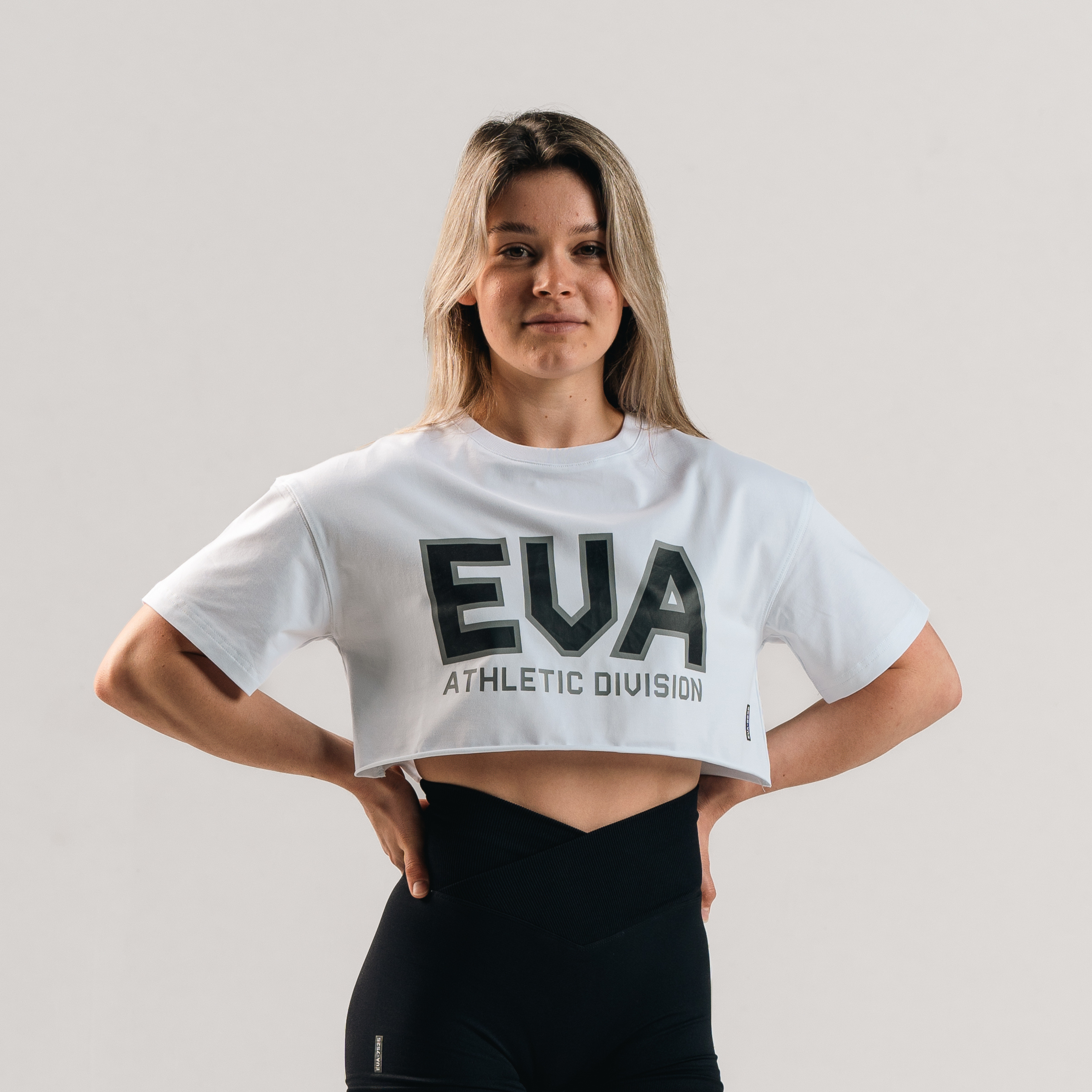 EVA8836 COLLEGE CROP TEE [WHITE]