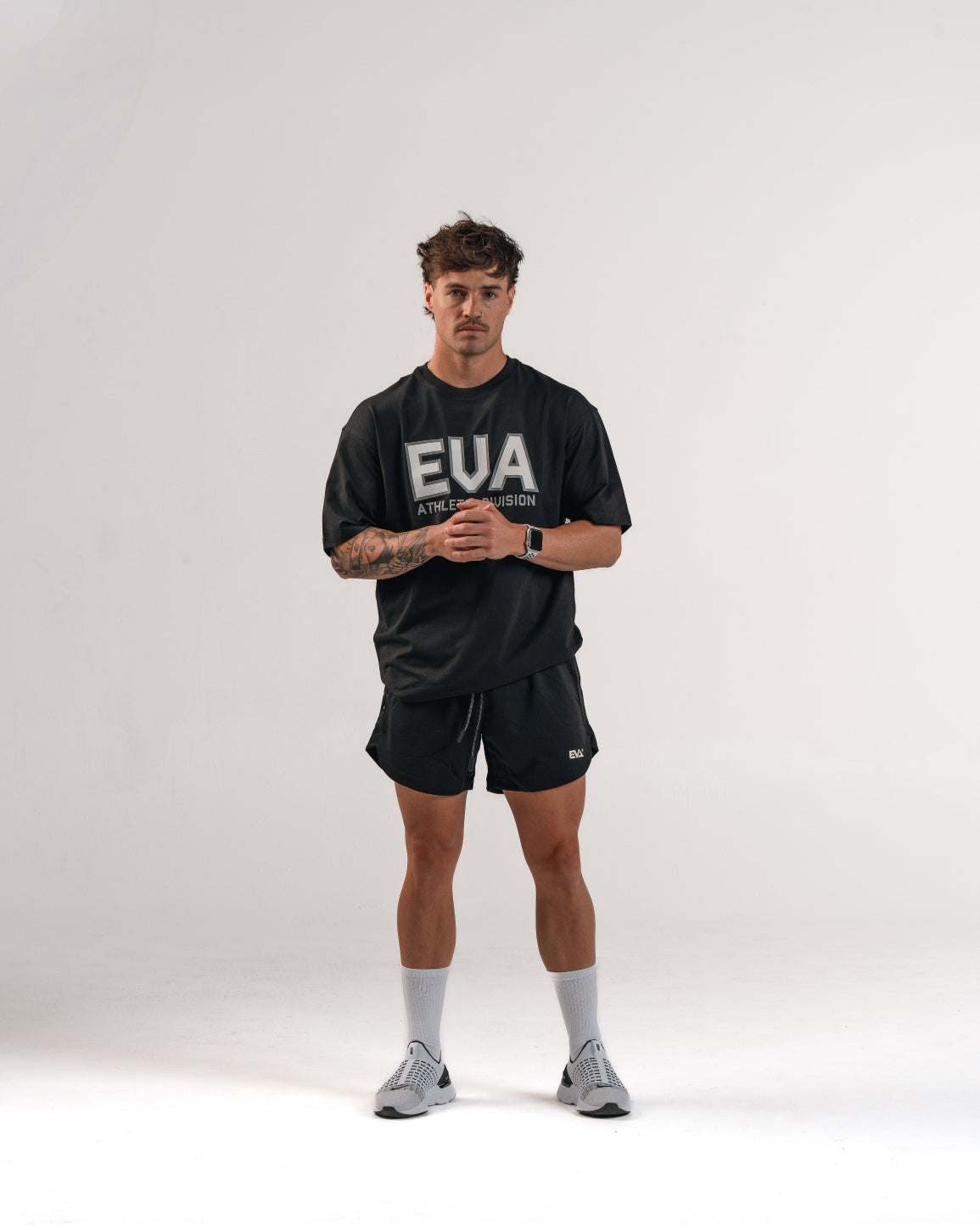 EVA8591 COLLEGE LONGLINE+ OVERSIZE TEE [BLACK]