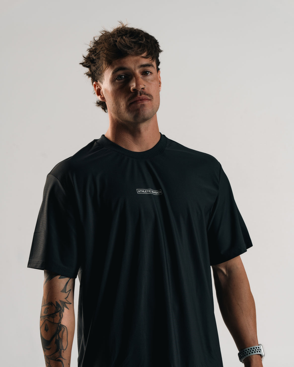 EVA7914 ATHLETIC DIVISION OVERSIZE TEE [BLACK]