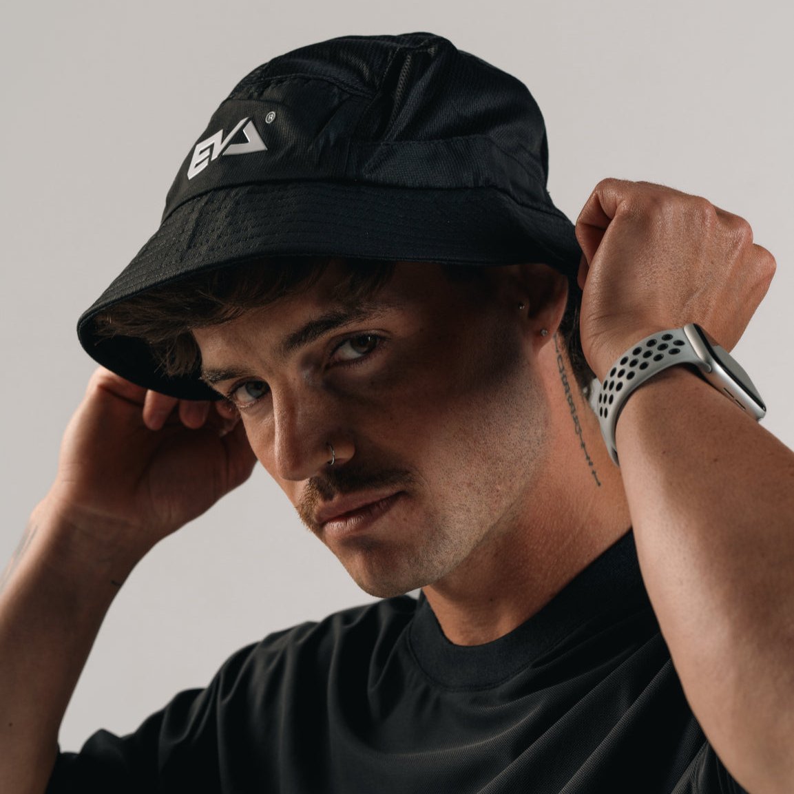 🎁 EVA BUCKET HAT [BLACK/WHITE] (100% off)