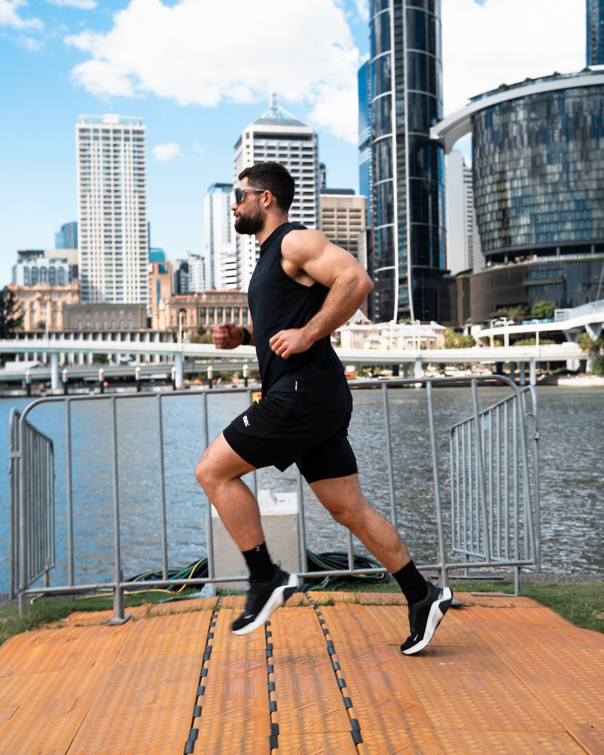 EVA6955 Airflex Tank [Black] - running