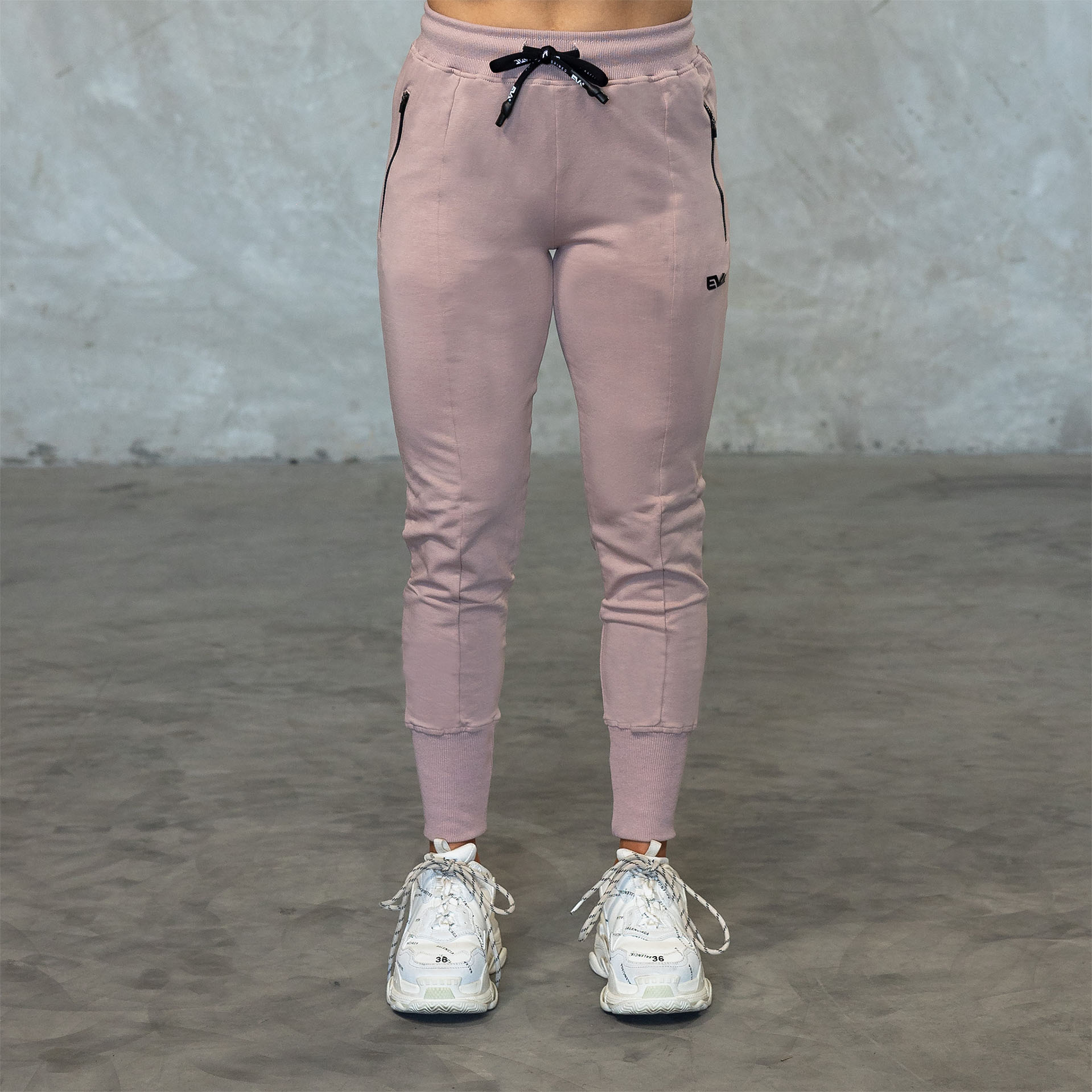 EVA8218 On-Duty Joggers [Milk Chocolate]