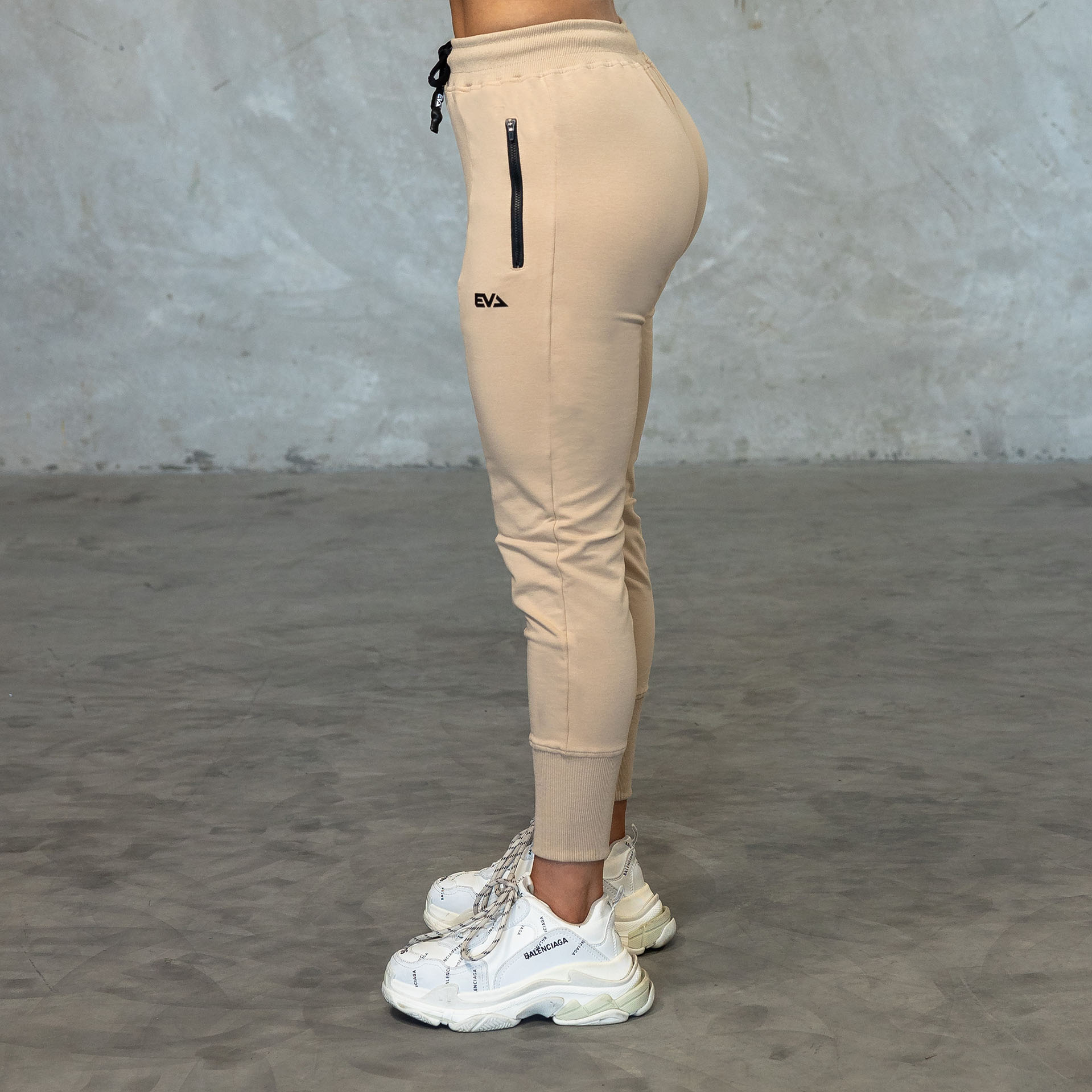 EVA8218 On-Duty Joggers [Bone]