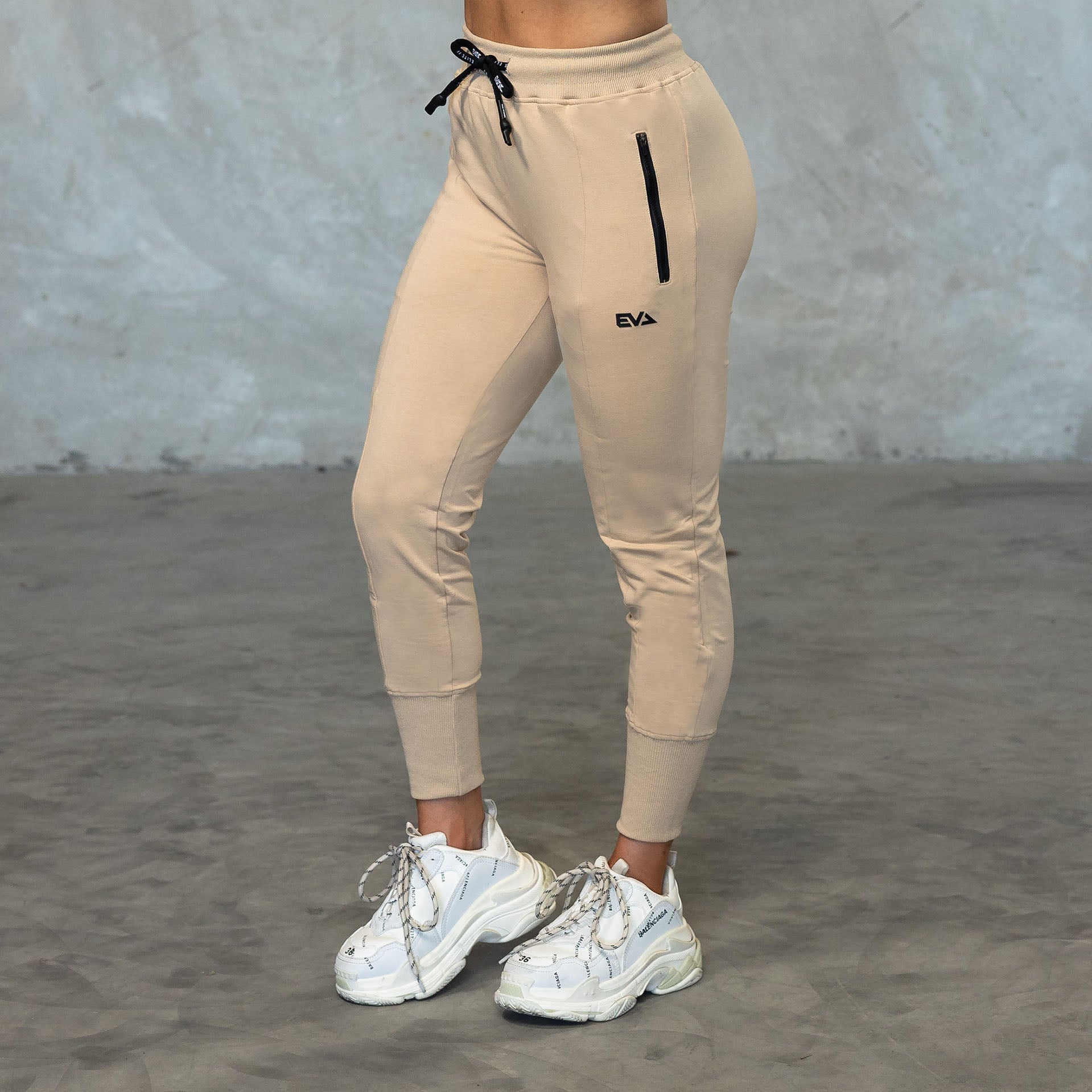 EVA8218 On-Duty Joggers [Bone]