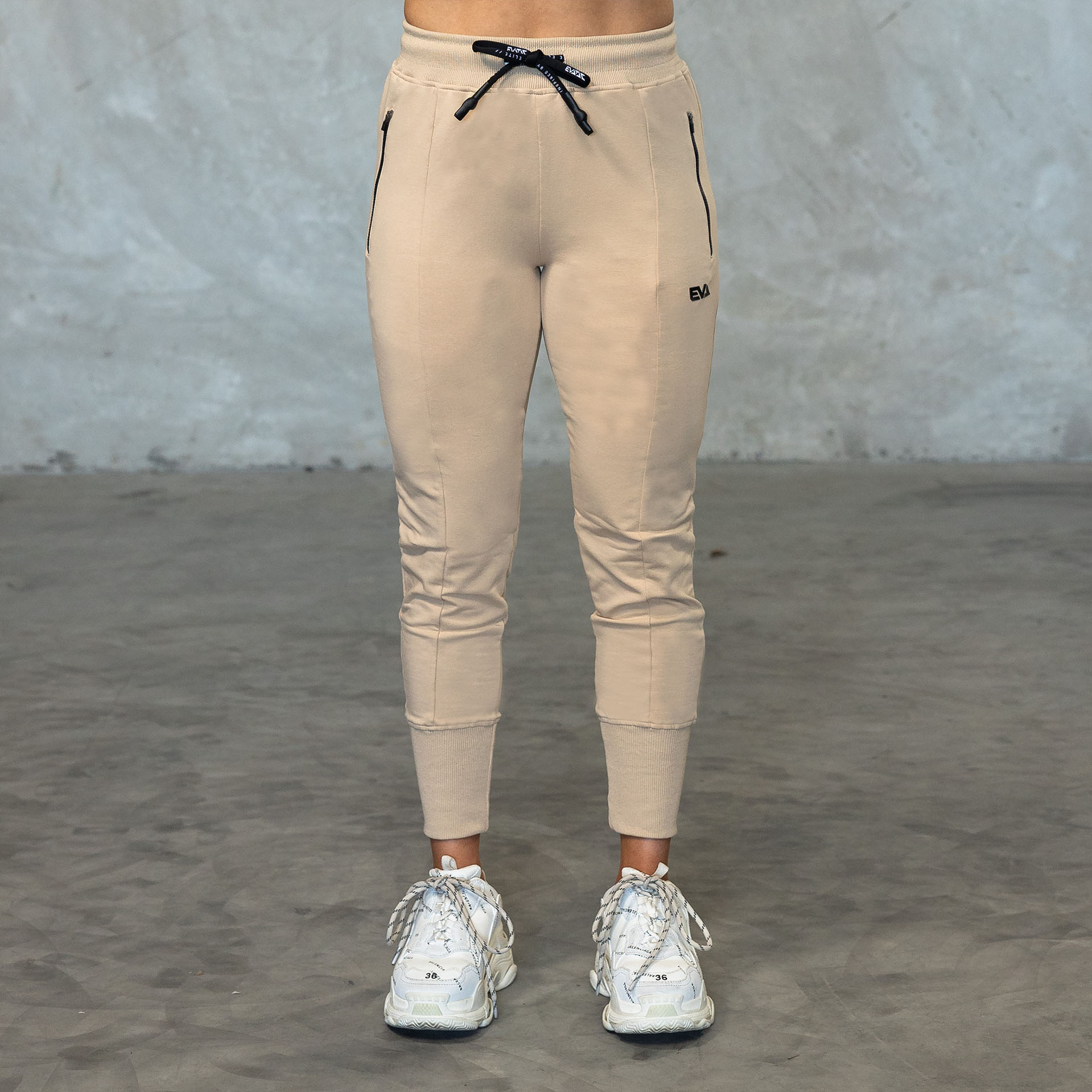 EVA8218 On-Duty Joggers [Bone]