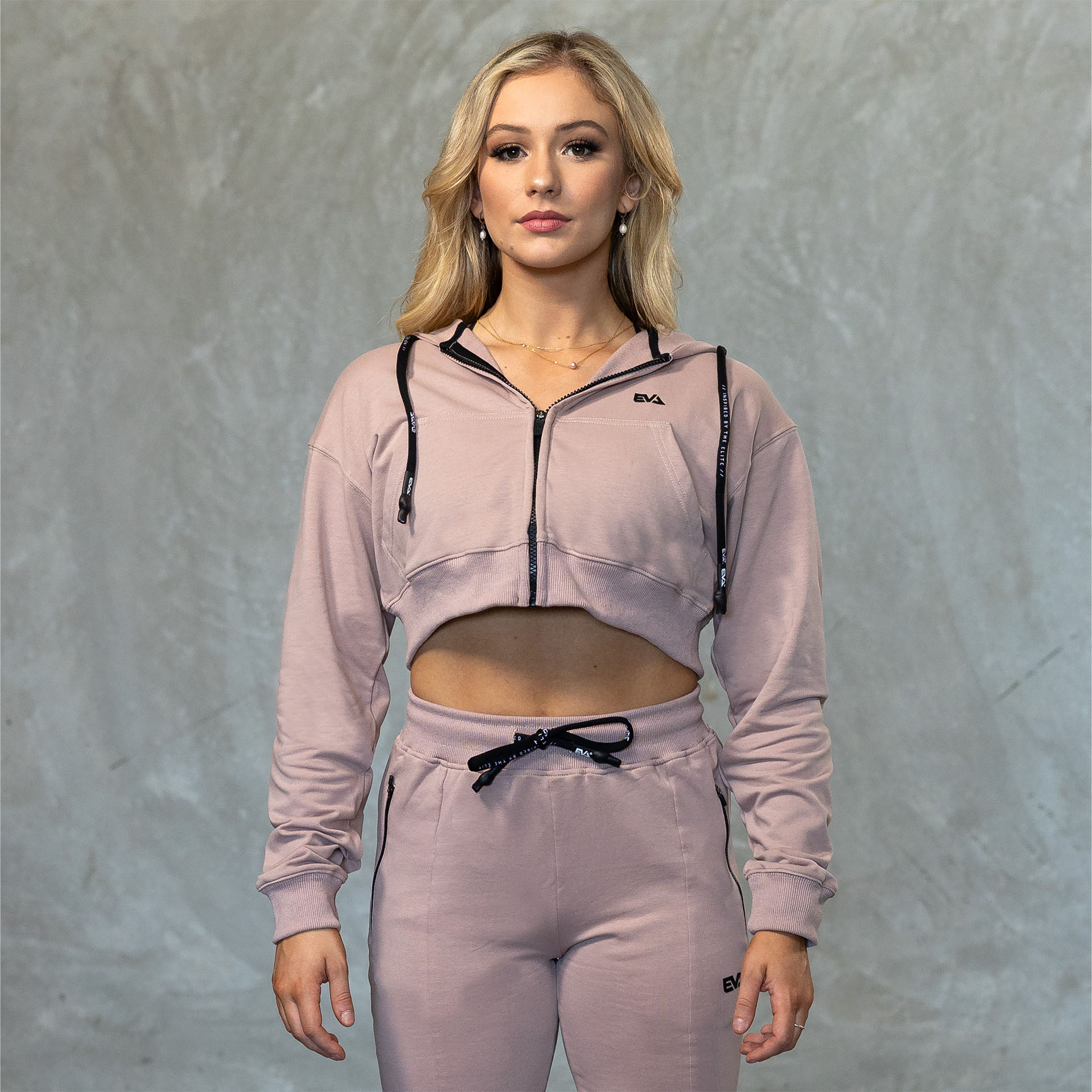 EVA7365 On-Duty Crop Hoodie [Milk Chocolate]