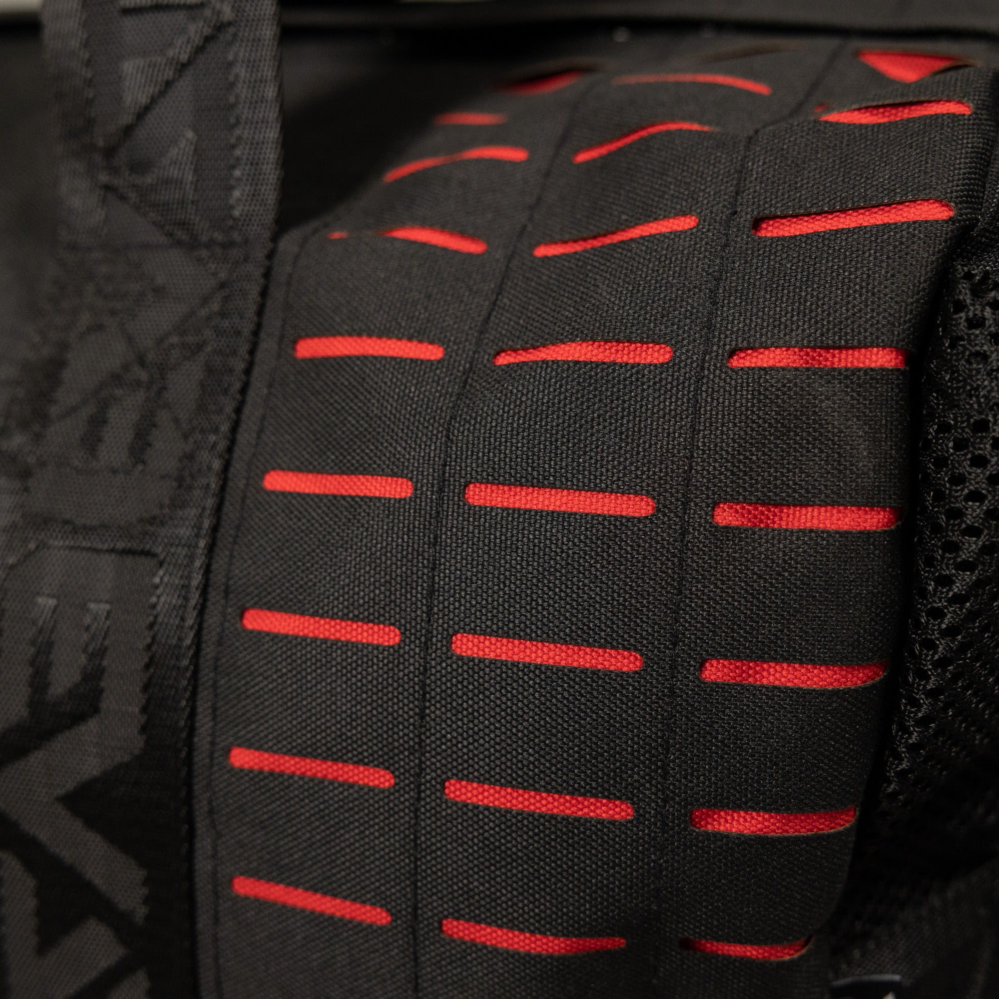 Elite Duffel [black/red]