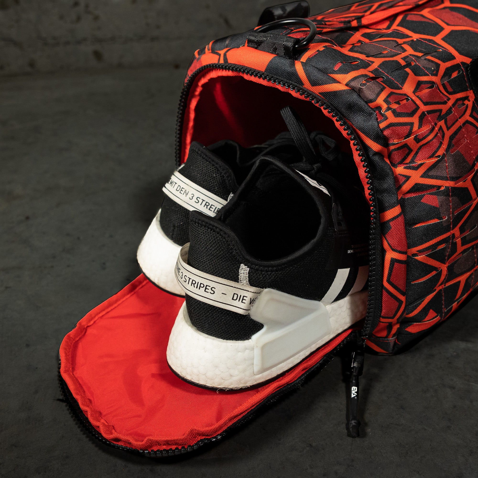 Elite Duffel [venom red] - LIMITED EDITION