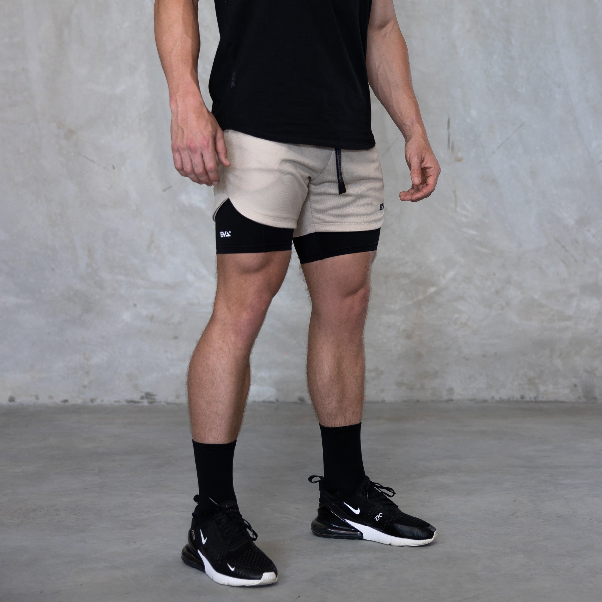 TRAINER LINER SHORTS [BONE/BLACK]