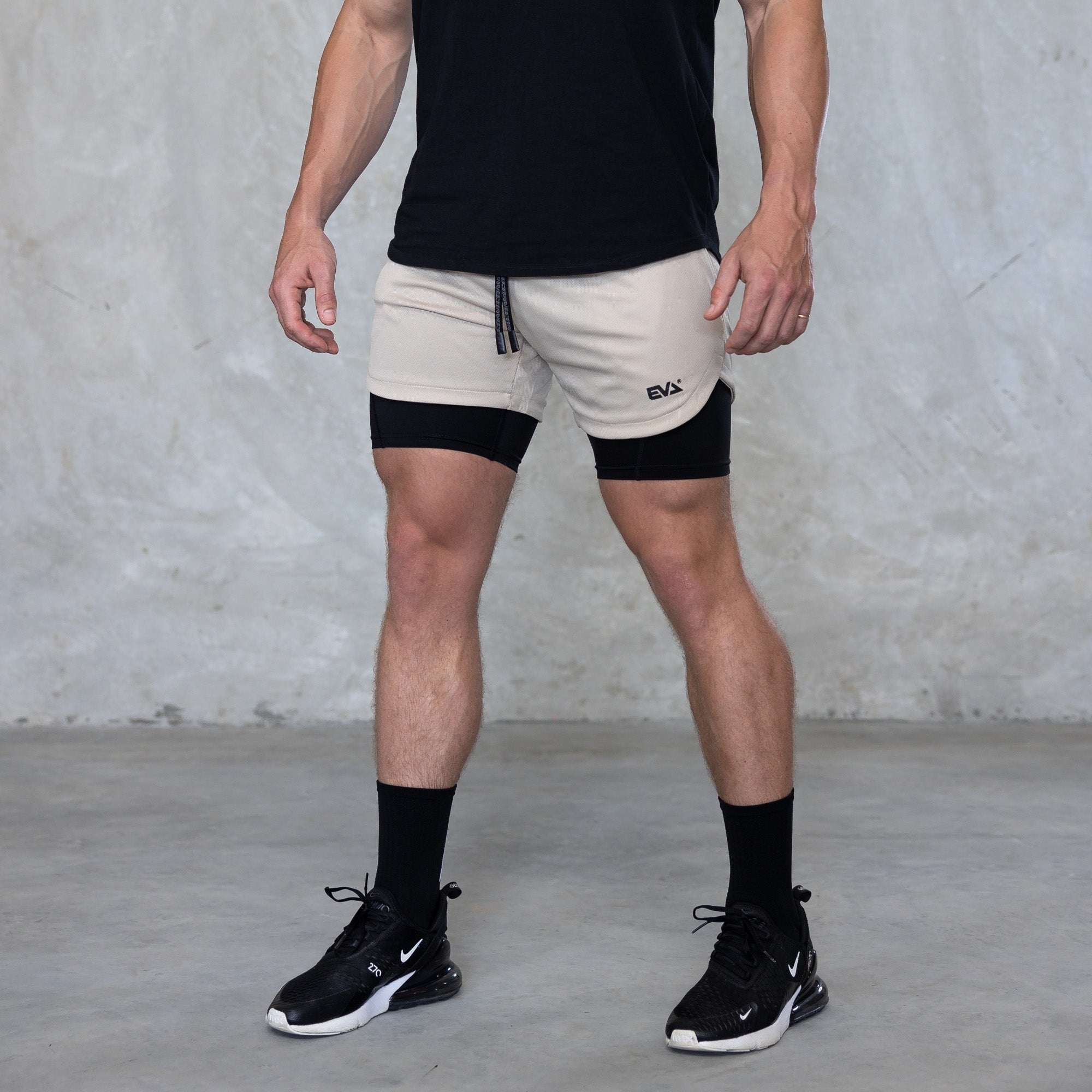 TRAINER LINER SHORTS [BONE/BLACK]