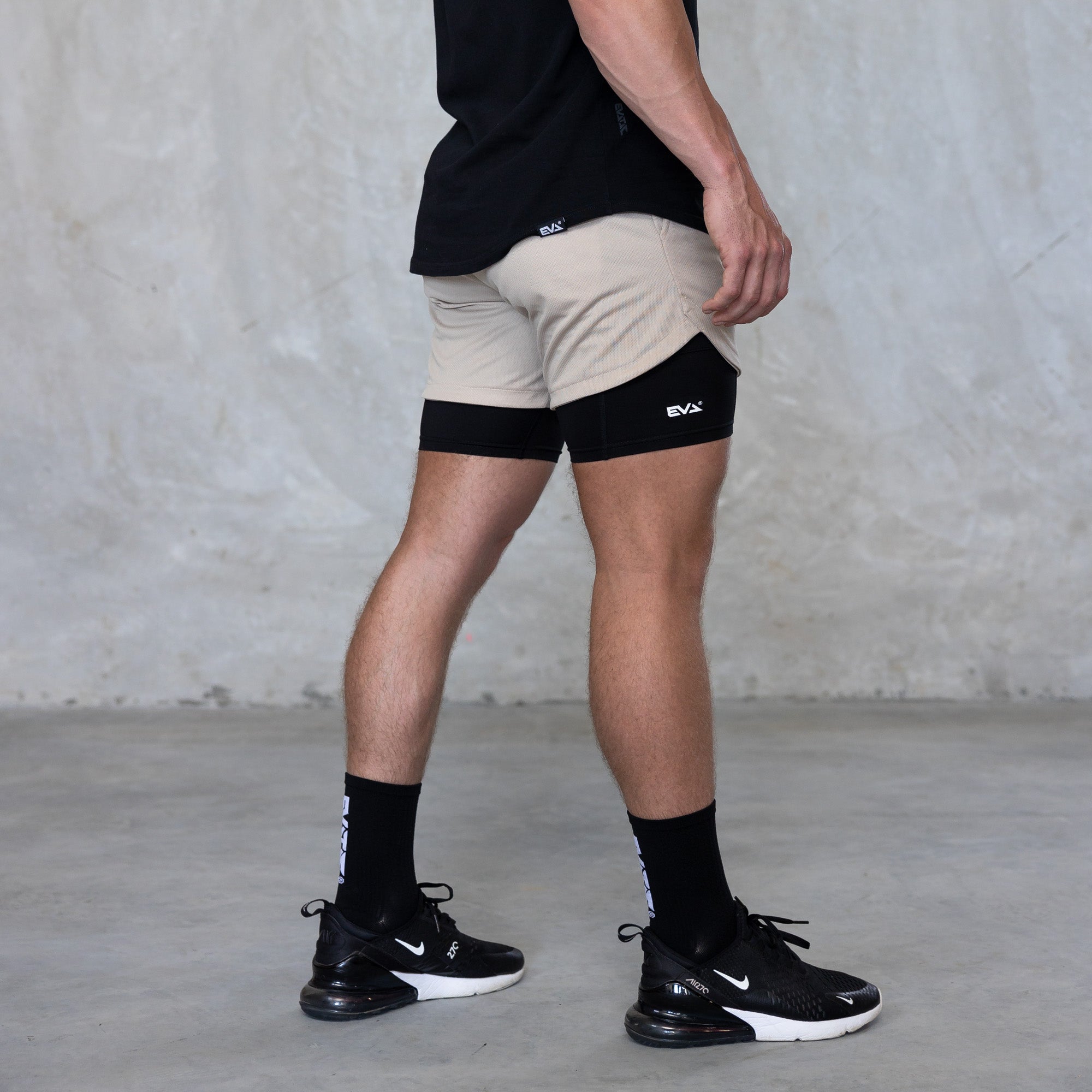 TRAINER LINER SHORTS [BONE/BLACK]