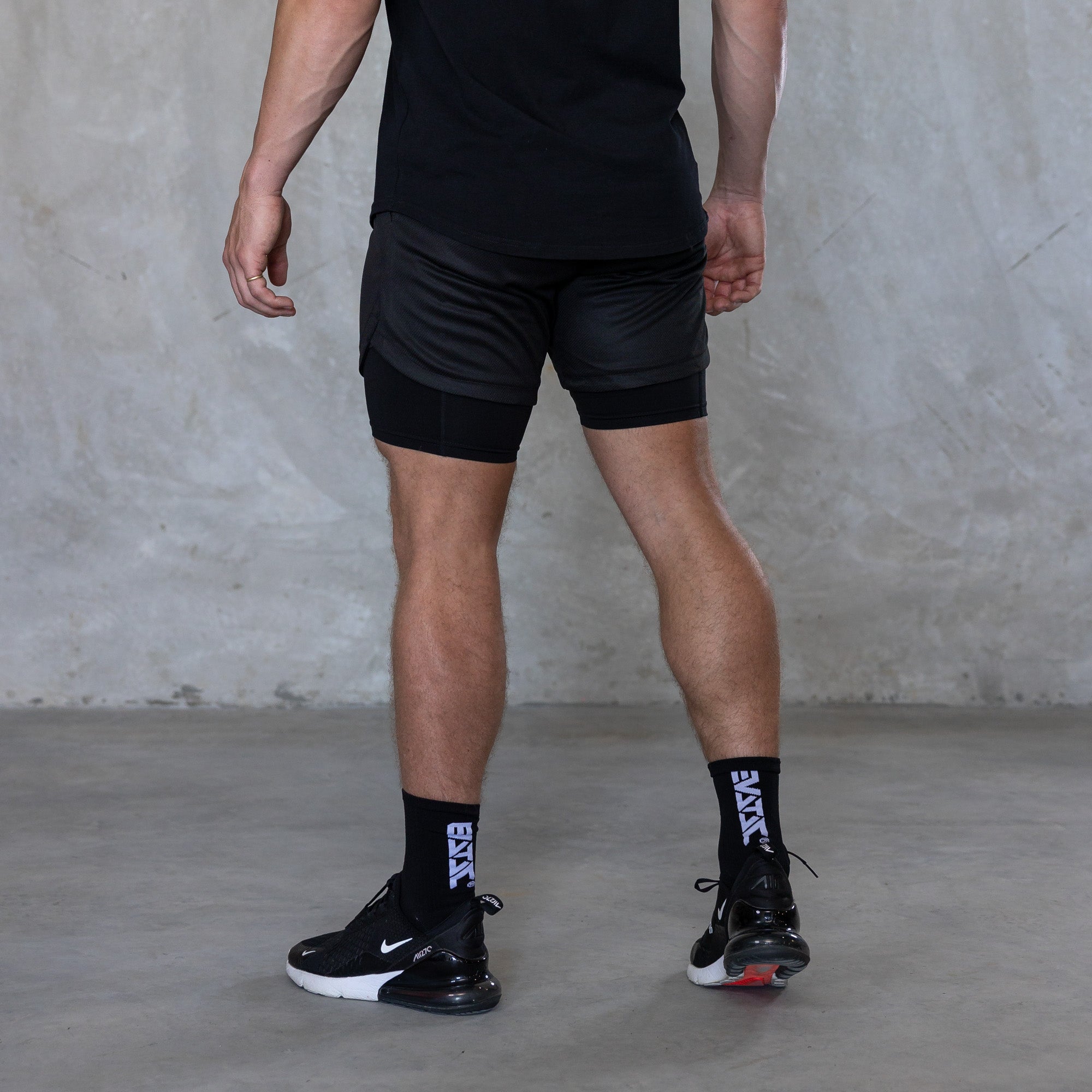 TRAINER LINER SHORTS [BLACK/BLACK]