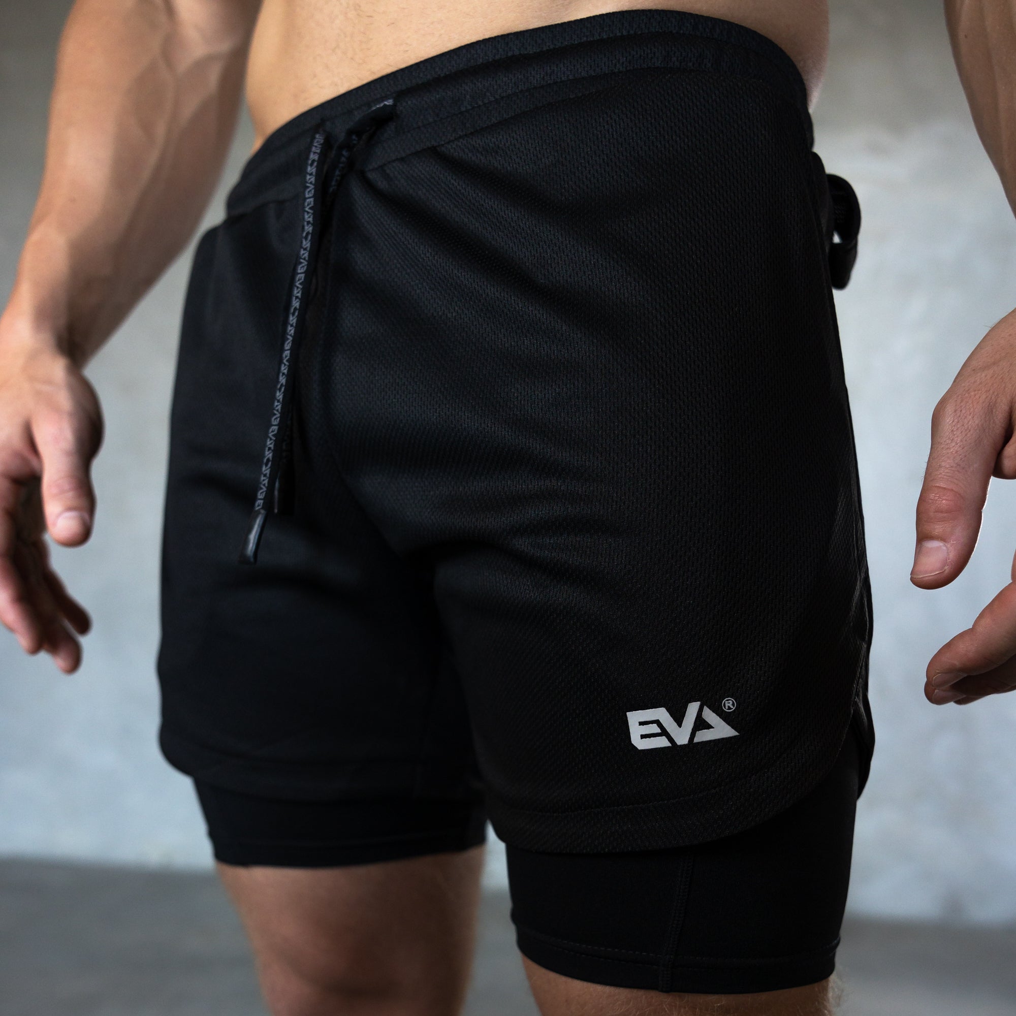 TRAINER LINER SHORTS [BLACK/BLACK]